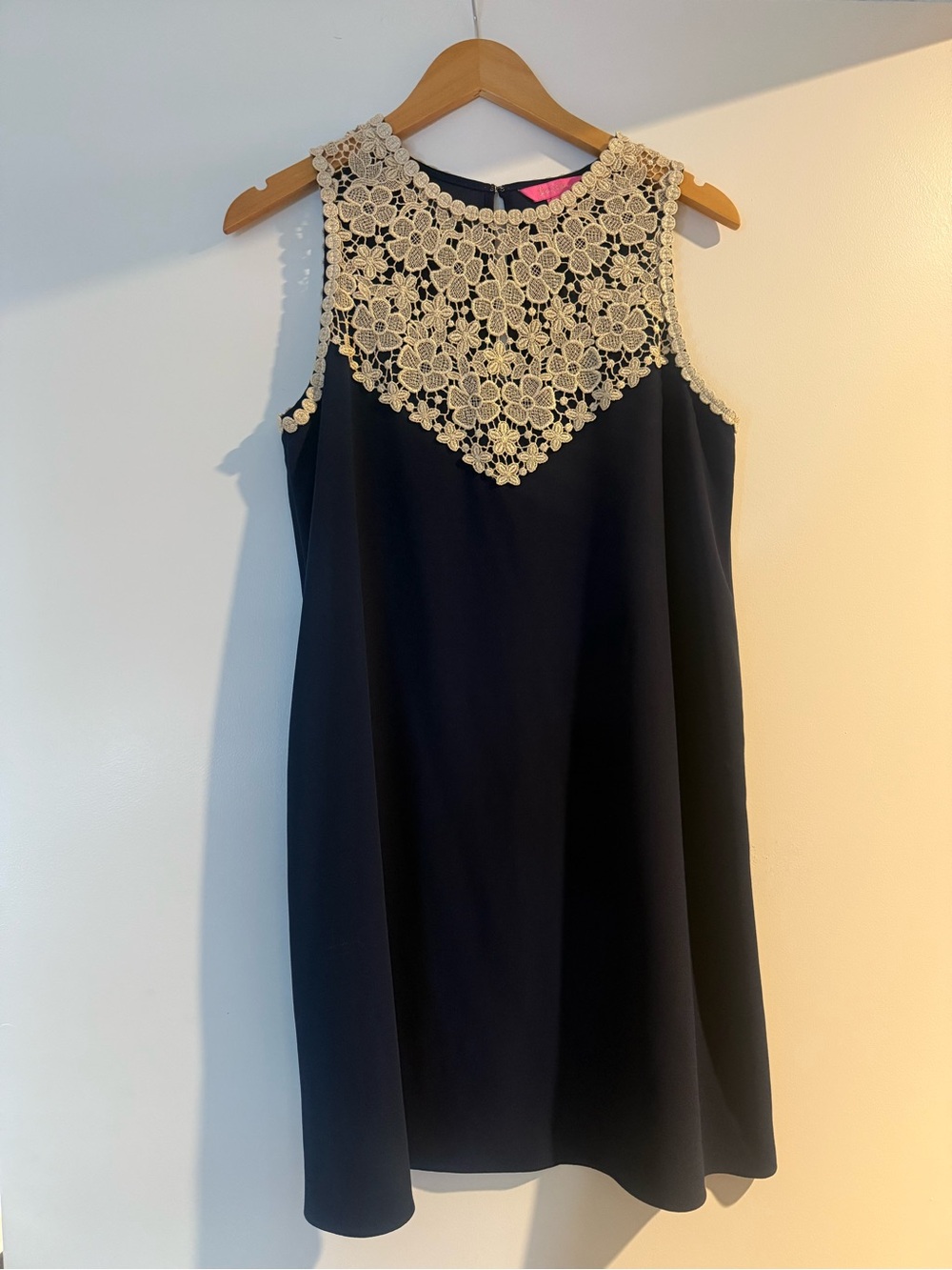 Lilly Pulitzer Nala Soft Shift Navy and Gold Lace Mini Dress Size 6
